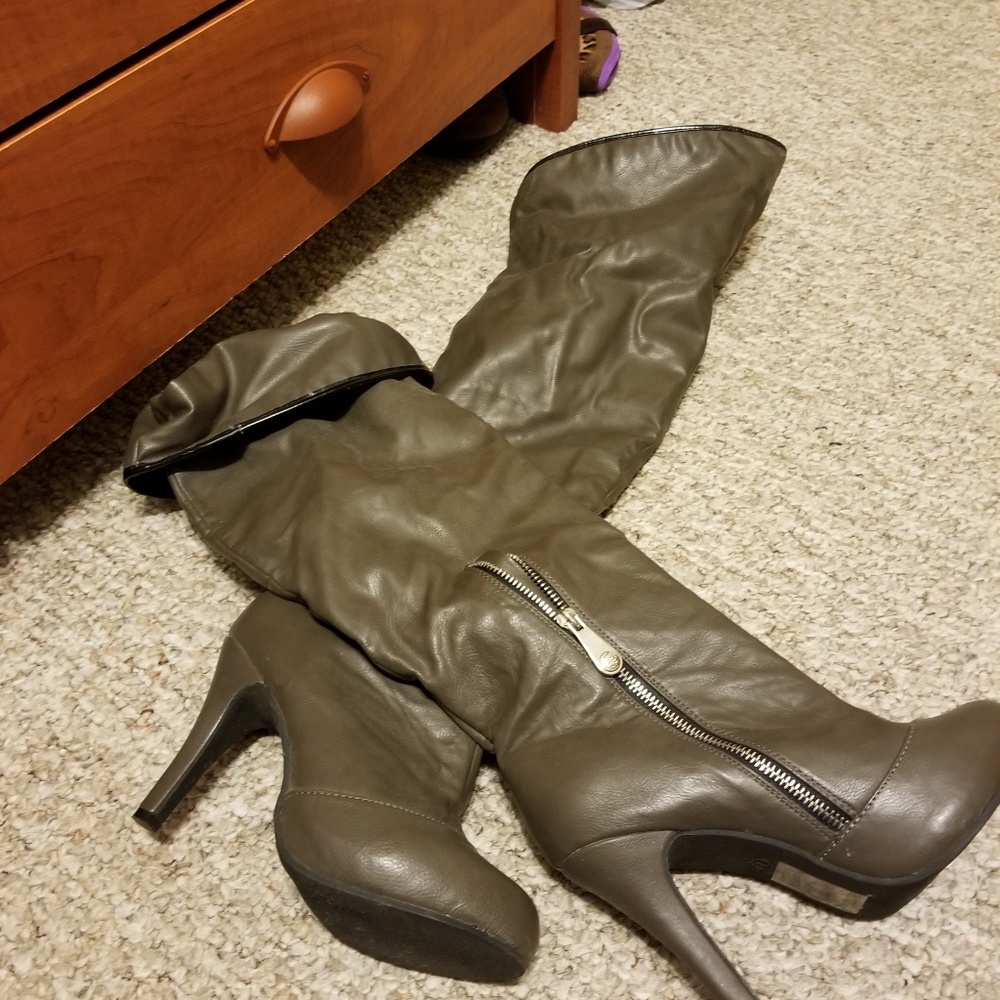 Thigh high leather boots from Mark.